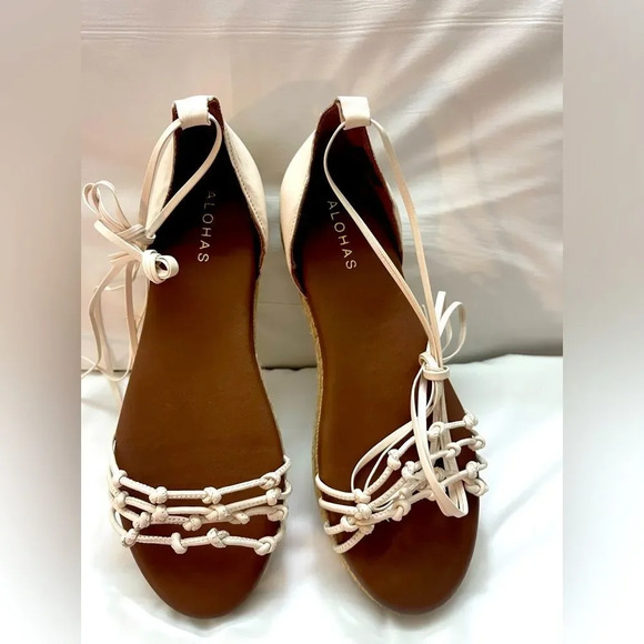 NWOB Alohas Wanderer Espadrille Sandals- White - size 40 U.S size 9.5 - Picture 1 of 9